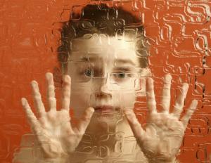 5 dolog, amivel az autista gyermekek szüleinek szembe kell nézniük