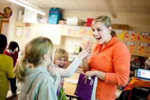 A gyermek-tanár kapcsolat fejlesztése csökkentheti a gyermekek stressz-szintjét
