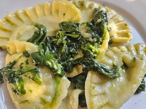 Házi parajos ravioli (recept) – friss, krémes, ellenállhattlan