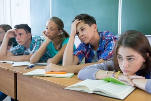 A magyar kamaszok egyre nagyobb stresszként élik meg az iskolát, túlzottan gyakran produkálnak pszichoszomatikus tüneteket